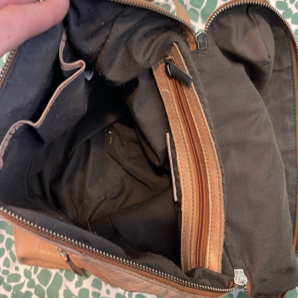Vilenca Leather Backpack - Picture 9 of 11